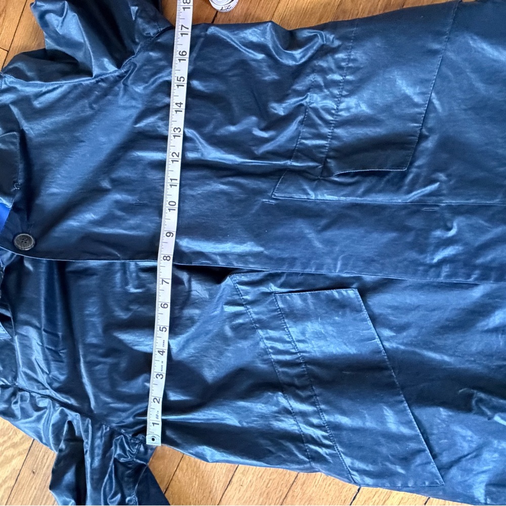Men's or teens Black Raincoat with Classic Collar from suit supply. - Picture 7 of 10